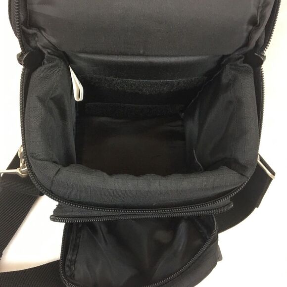 Promaster Black Insulated Zipper Adjustable Strap Camera Bag - Picture 7 of 11